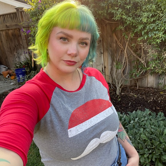 Meet your Posher - Picture 3 of 6